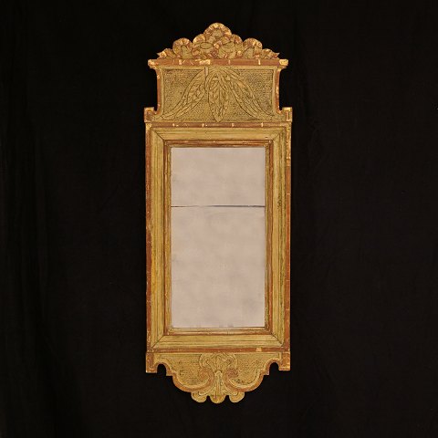 Forgyldt spejl, Gustaviansk. Sverige ca. år 1780. 
Mål: 84x32,5cm
