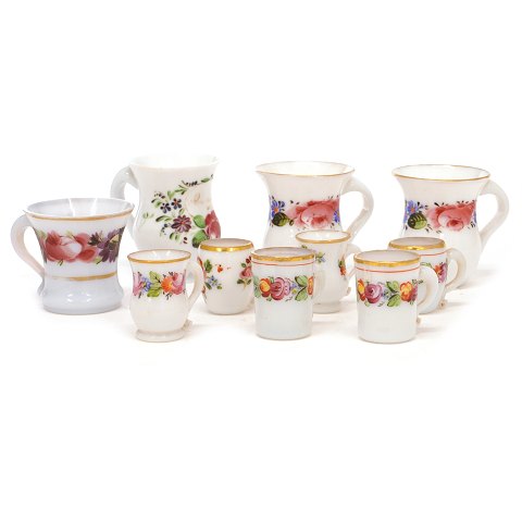 Collection of ten enamel decorated glasses circa 1860-80. H: 4,5-8,5cm