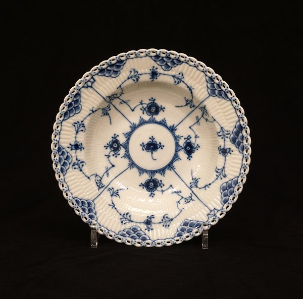 Royal Copenhagen musselmalet helblonde dyb tallerken #1079. D: 23cm
