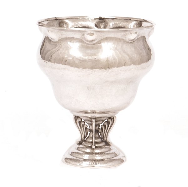 Mogens Ballin Nachf. Silberaufsatz aus Silber datiert 1921. H: 14cm. D: 12cm. G: 
267gr